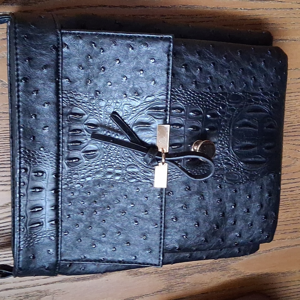 Elegant Black Leather Men's Bag